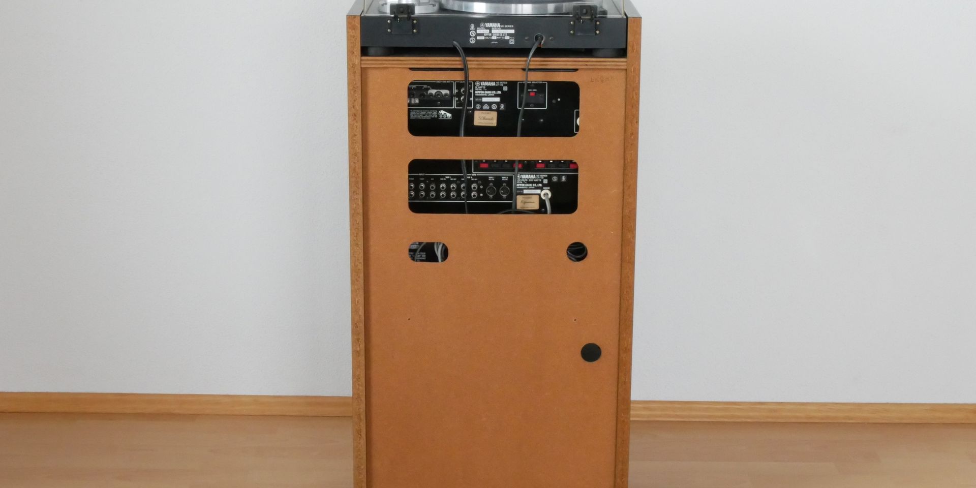 YAMAHA Rack LC-V 1: hinten 