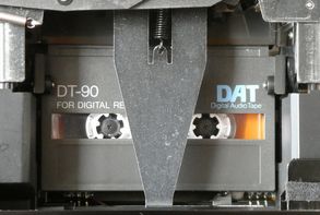 SONY DTC-1000es DAT-Schublade innen (c) hifi-vintage-shop.com